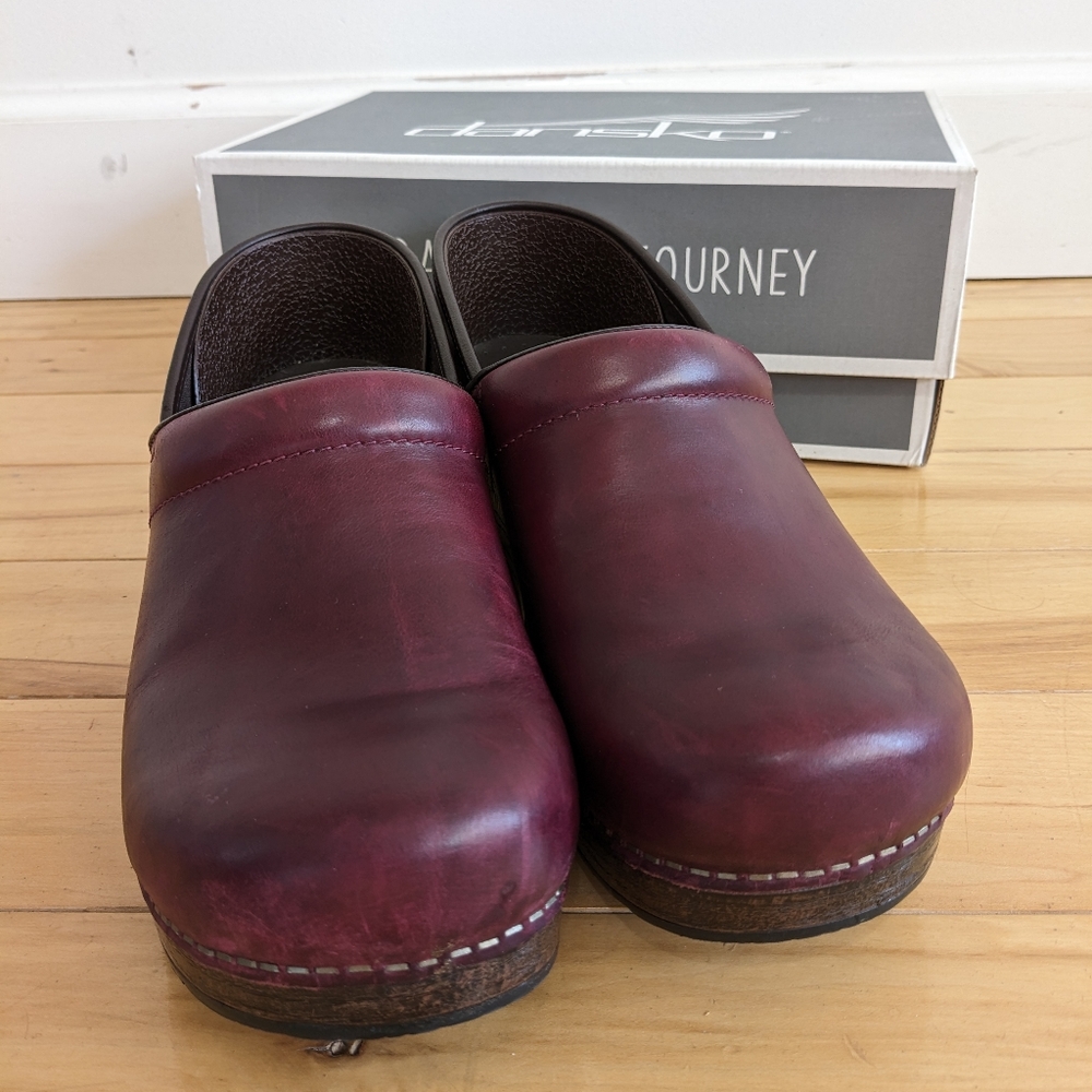 Dansko Professional Oiled Clogs. Size 41 With Box. Plum Purple Maroon Color